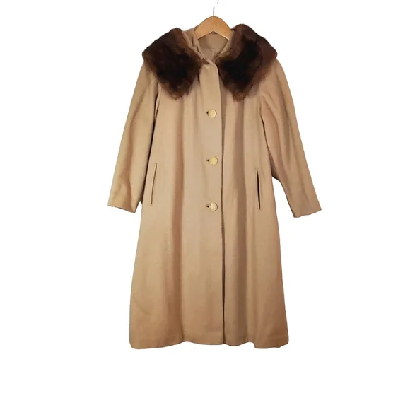 Vintage 60s Midcentury Classic Cream Feminine Button Coat with Brown Fur Collar - Picture 1 of 16